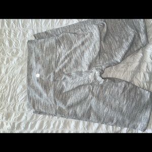 Lululemon Size 4 Wunder Under 28” length